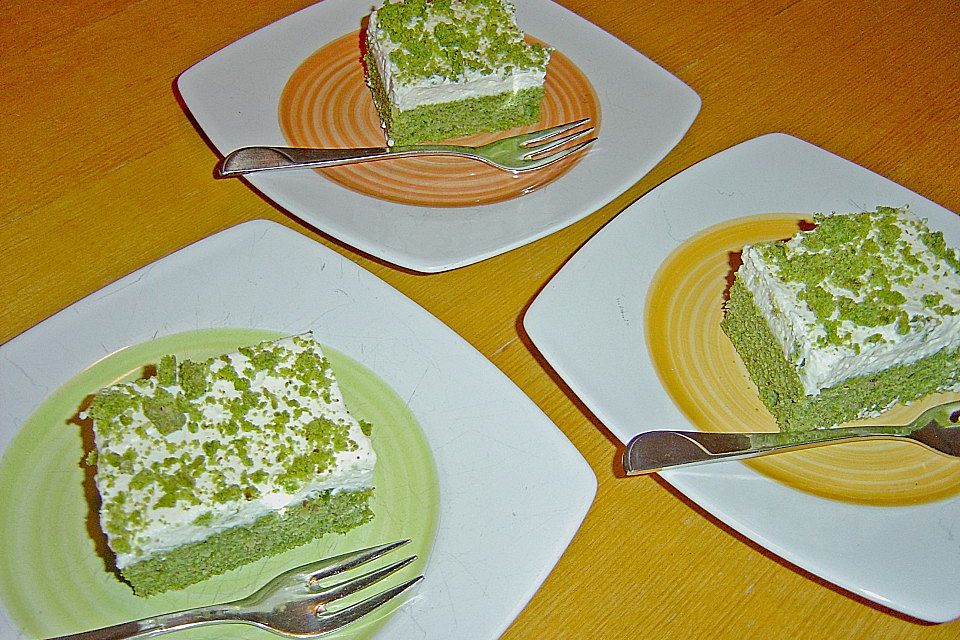 Süßer grüner Spinatkuchen