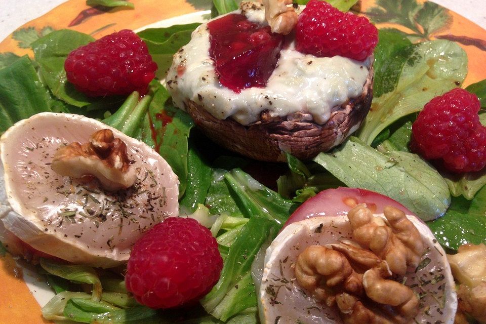 Ziegenfrischkäse auf Tomatenscheiben