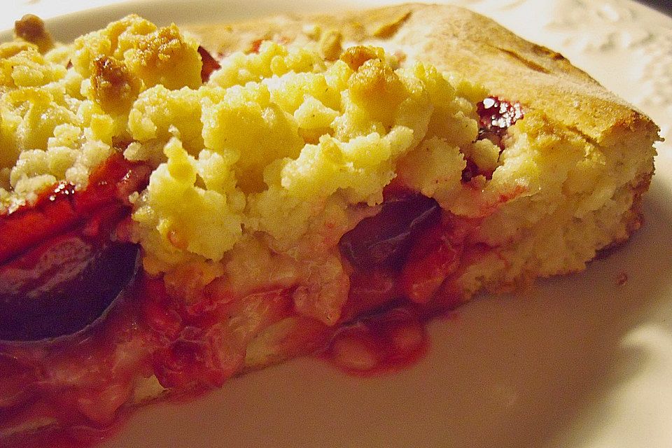 Zwetschgenkuchen mit Streuseln vom Blech