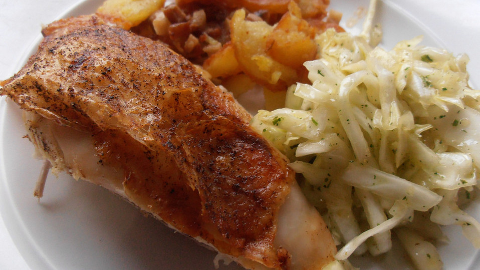 Knuspriges Brathähnchen mit Apfel - Knoblauch - Füllung von Amlaruil Knuspriges Brathähnchen mit Apfel - Knoblauch - Füllung von Amlaruil