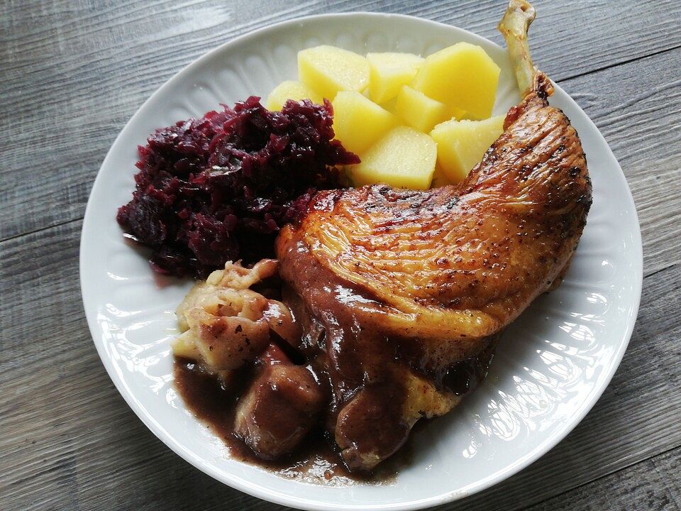 Knuspriges Brathähnchen mit Apfel - Knoblauch - Füllung von Amlaruil ...