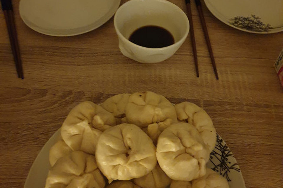 Char siu bao (white buns)