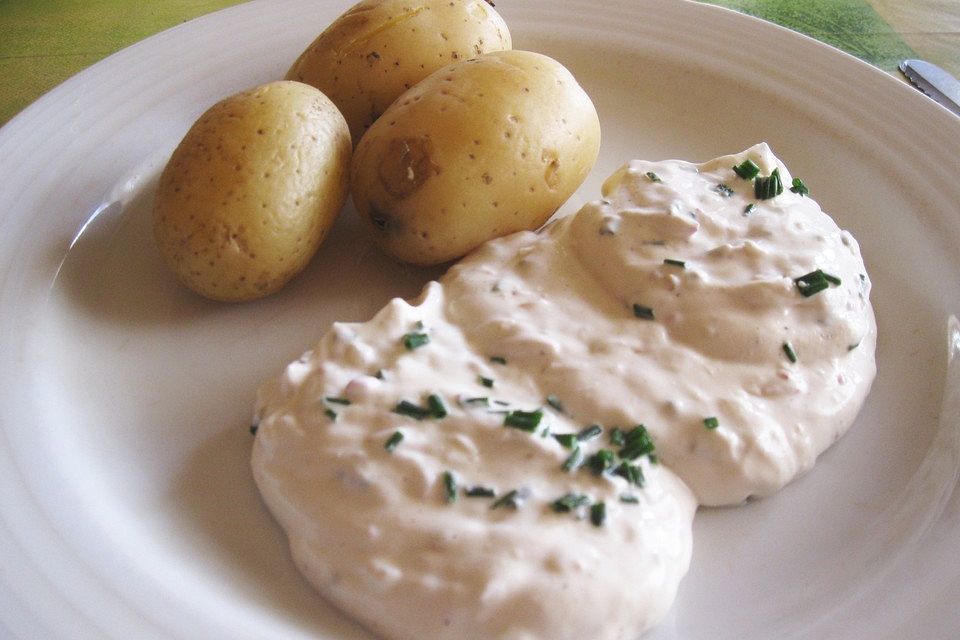 Pellkartoffeln mit pikantem Quark