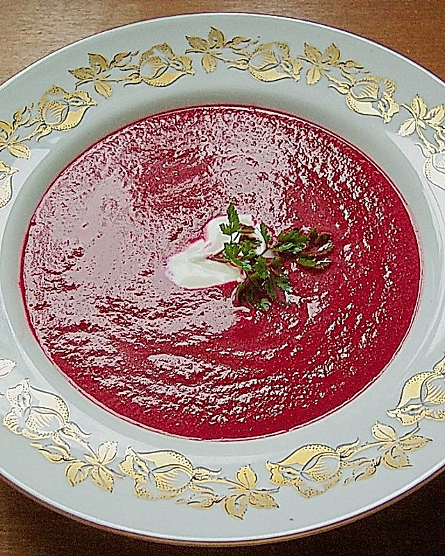 Rote Bete - Suppe mit Meerrettich