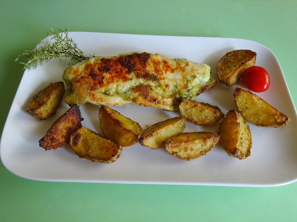 Gefüllte Hähnchenbrust mit Pesto - Kartoffeln von TomKaGai| Chefkoch