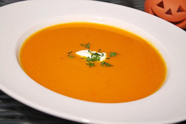 Scharfe Kürbis - Orangen - Suppe mit Kokosnote von Chrissy2602| Chefkoch