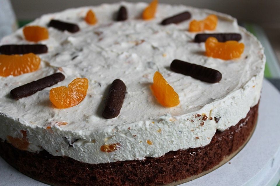 Torte mit Erfrischungsstäbchen