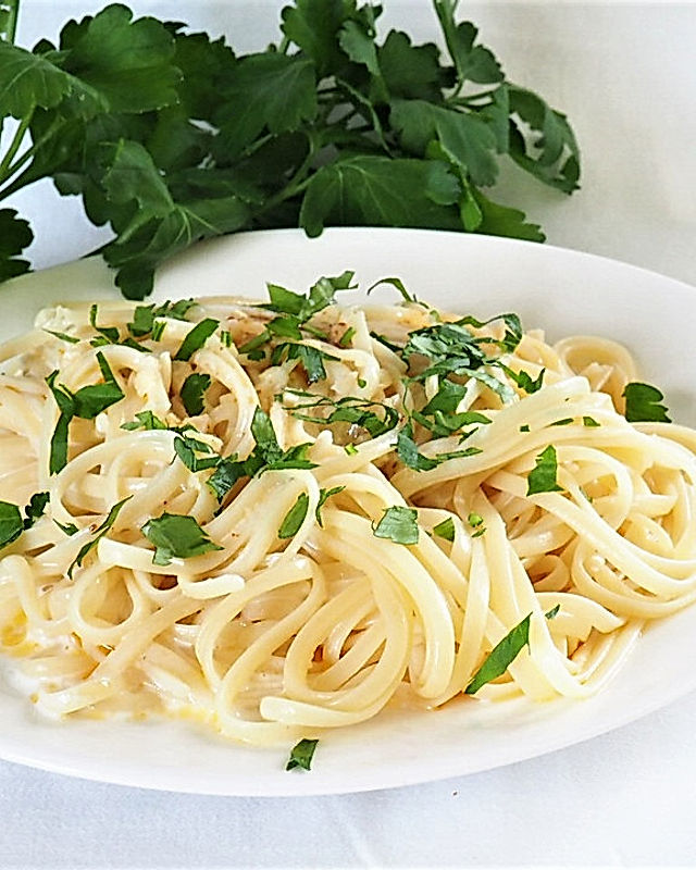 Spaghetti mit Joghurtsauce