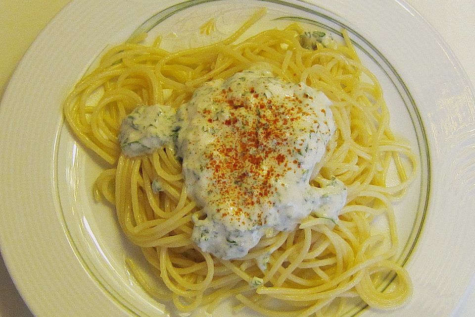 Spaghetti mit Joghurtsauce Spaghetti mit Joghurtsauce