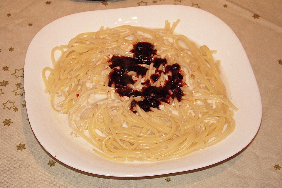 Spaghetti mit Joghurtsauce Spaghetti mit Joghurtsauce