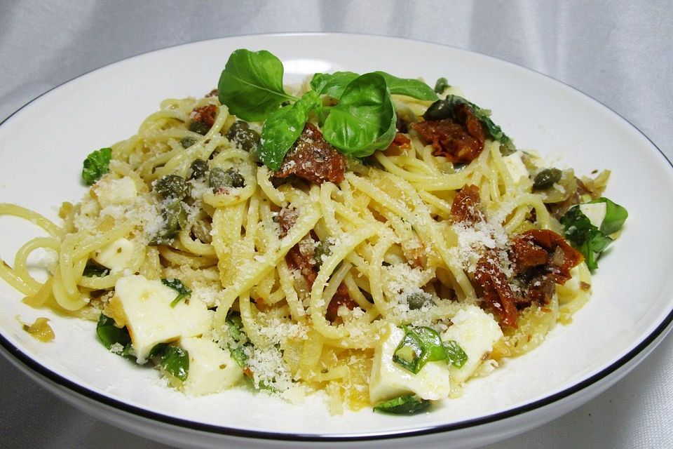 Capellini mit sonnengetrockneten Tomaten