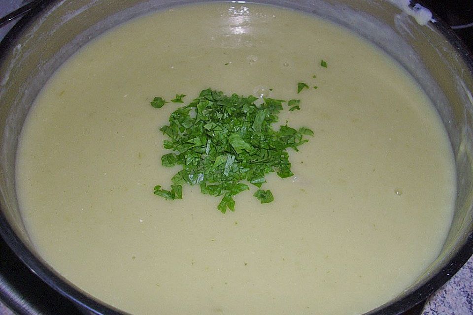 Kohlrabi - Petersilien - Suppe