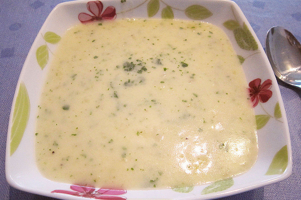 Kohlrabi - Petersilien - Suppe