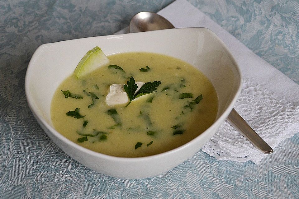 Kohlrabi - Petersilien - Suppe