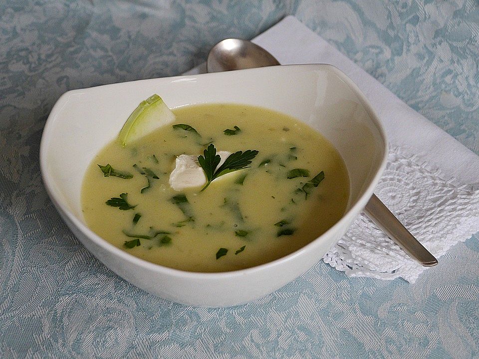 Kohlrabi - Petersilien - Suppe von samoa111| Chefkoch