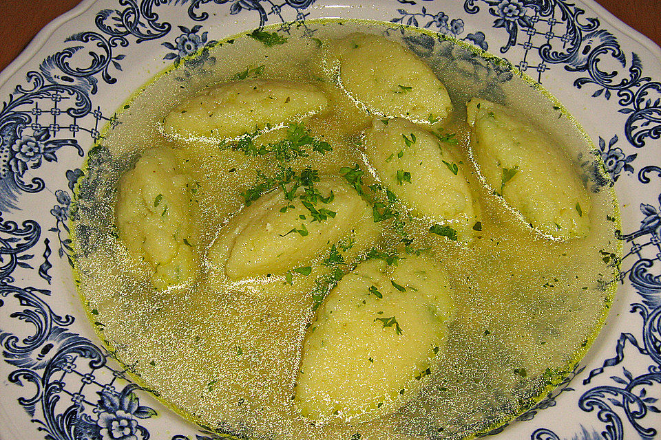 Grießklößchensuppe mit Petersilie