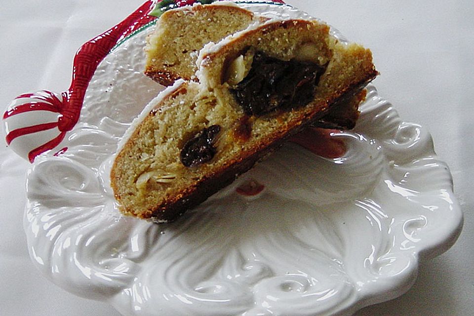 Pflaumen - Marzipan - Stollen