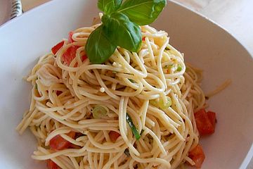 Spaghetti Salat Mit Mozzarella Und Tomaten Von Rantanplan Chefkoch 