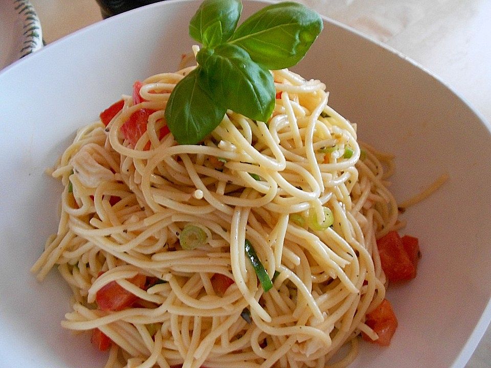 Spaghetti Salat mit Mozzarella und Tomaten von Rantanplan | Chefkoch
