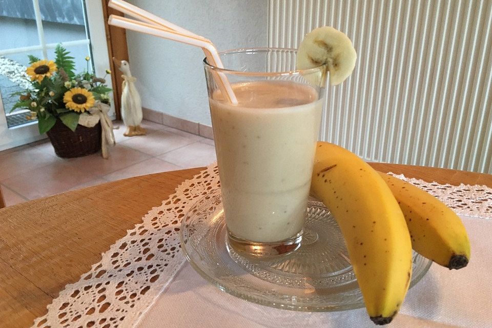 Süßer Bananenshake mit Eierlikör