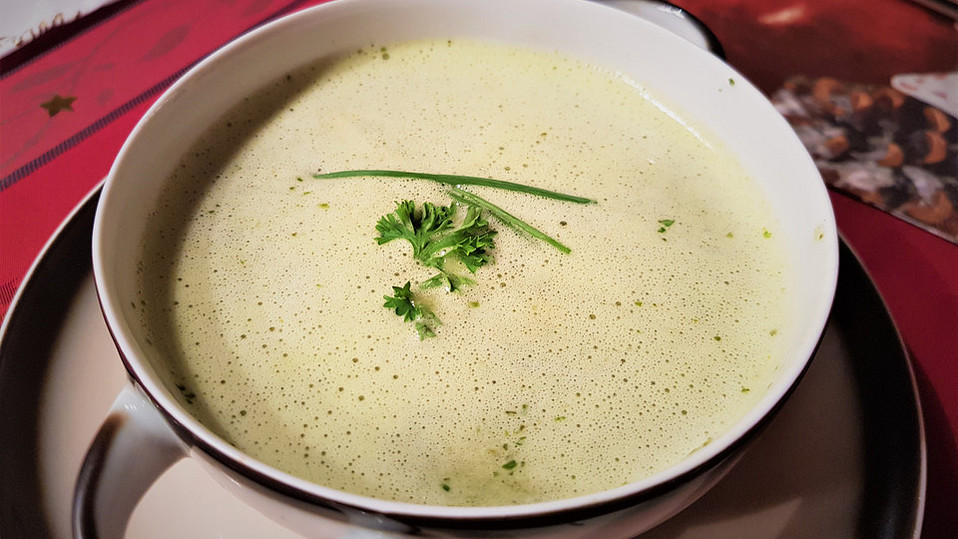 Kräuterschaumsuppe