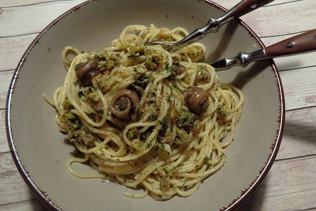 Spaghetti mit Sardellen und Kapern von daja| Chefkoch