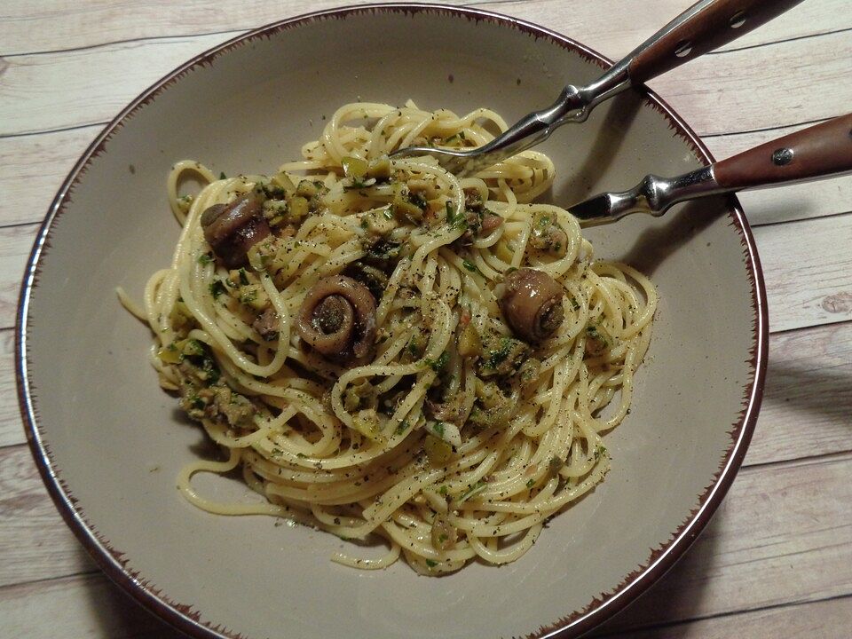 Spaghetti mit Sardellen und Kapern von daja| Chefkoch