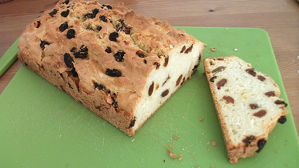 Schnelles Weißbrot / Rosinenbrot ohne Hefe von minniemaus Schnelles Weißbrot / Rosinenbrot ohne Hefe von minniemaus