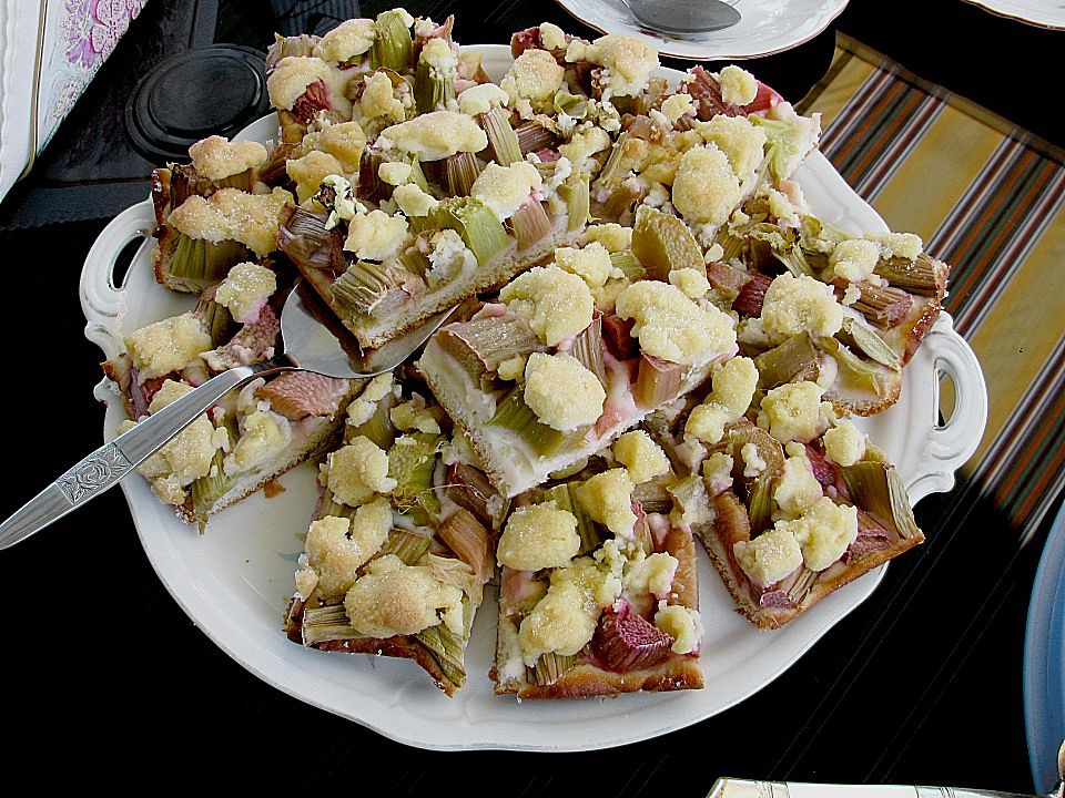 Rhabarberkuchen mit Streusel von Susi-Leckermäulchen| Chefkoch Rhabarberkuchen mit Streusel von Susi-Leckermäulchen| Chefkoch