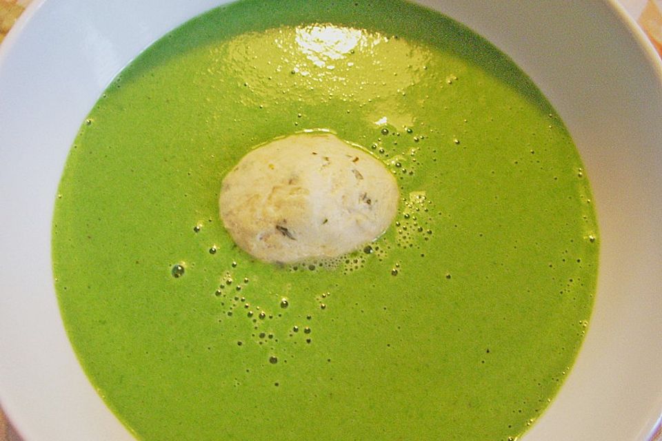 Cremesuppe vom Feldsalat