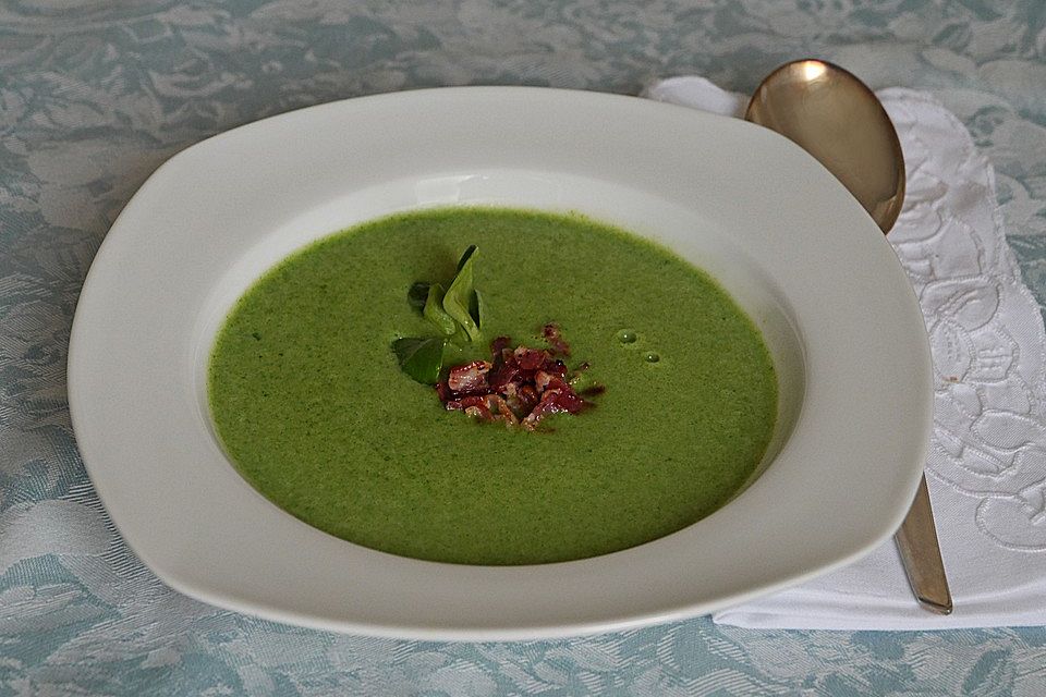 Cremesuppe vom Feldsalat