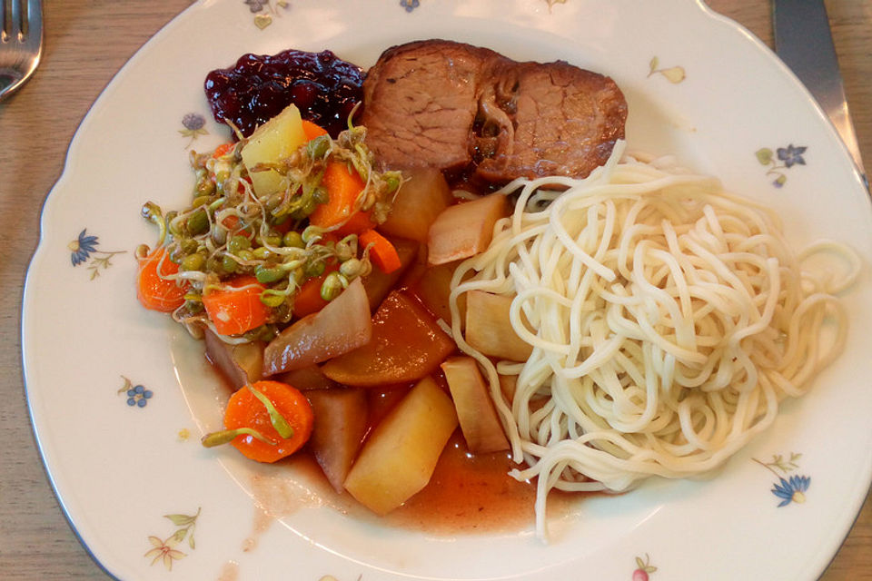 Bayrischer Schweinsbraten mit Kruste