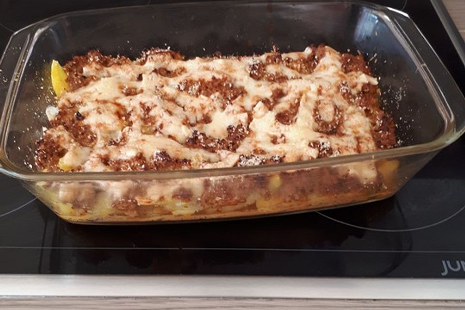 Hackfleischauflauf mit Kartoffeln und Kokosmilch