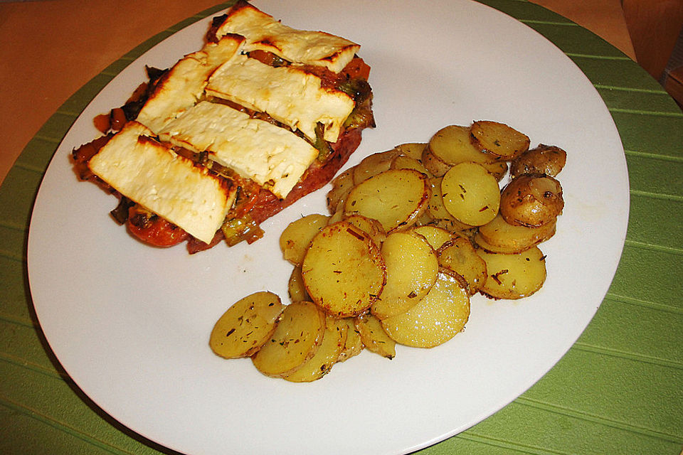 Leberkäse mit Paprika und Schafskäse überbacken