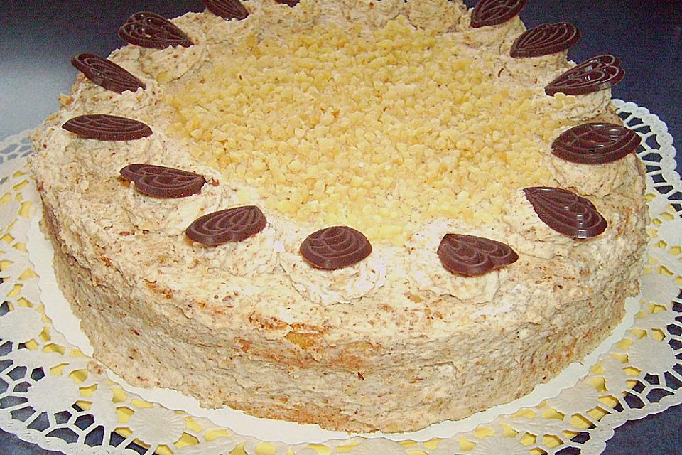 Sahne - Nuss - Torte