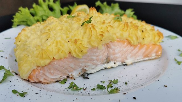 Lachs mit Kartoffelhaube von alexandradugas