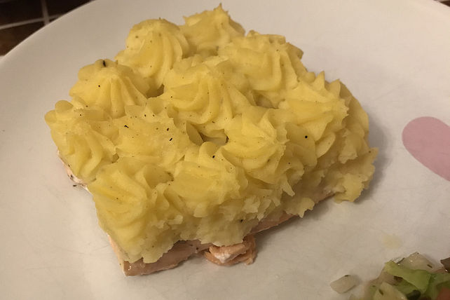 Lachs mit Kartoffelhaube von alexandradugas| Chefkoch