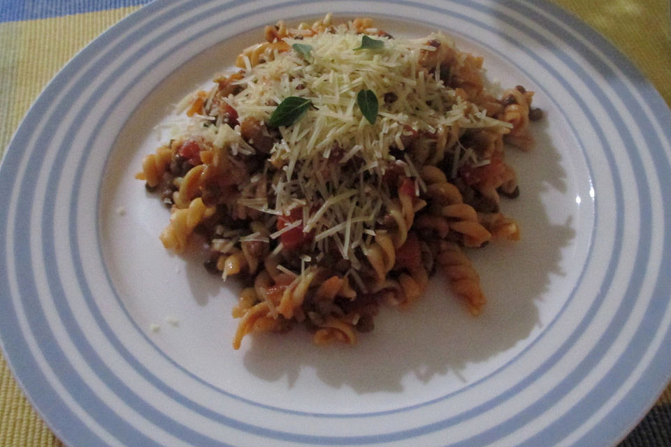 Spaghetti mit Tomaten-Linsen-Sauce