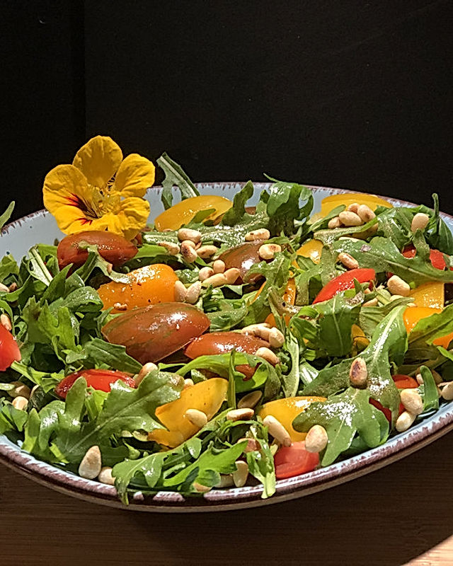 Rucola - Salat mit Pinienkernen