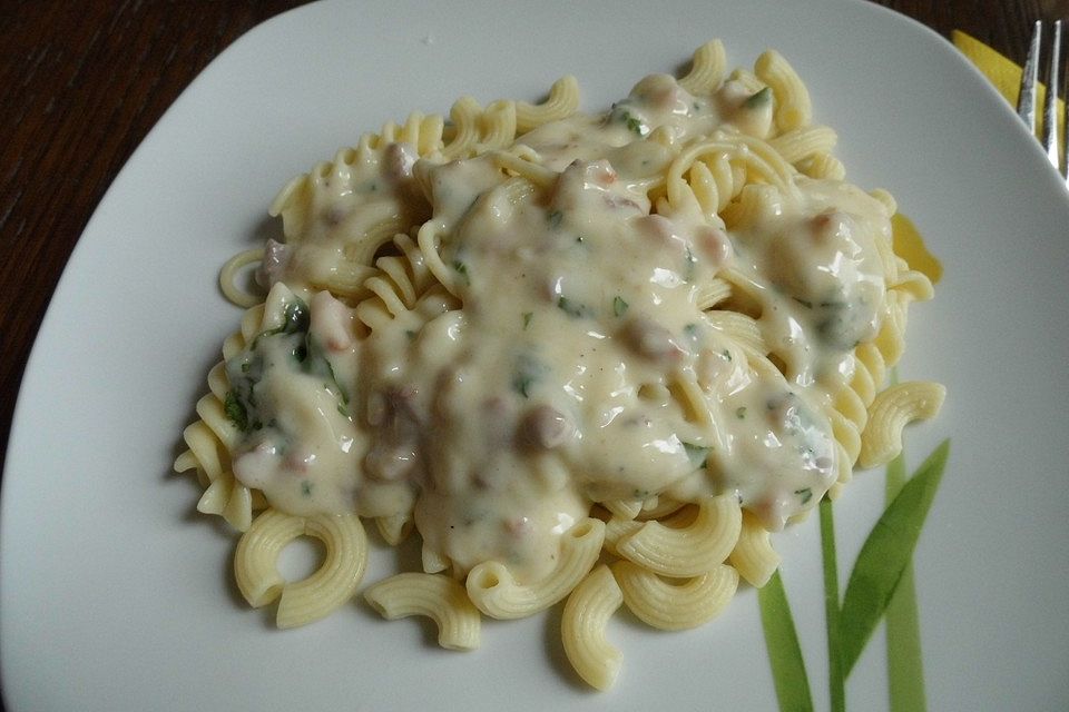 Schinken - Käse - Sauce mit Pasta