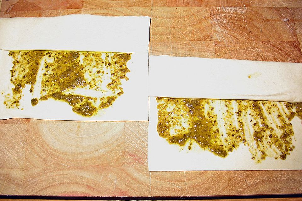Schweineöhrchen mit Pesto Schweineöhrchen mit Pesto