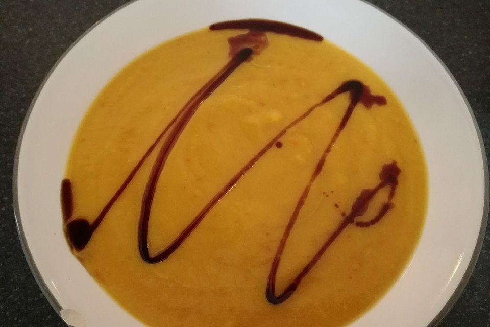 Kürbis-Apfel-Suppe