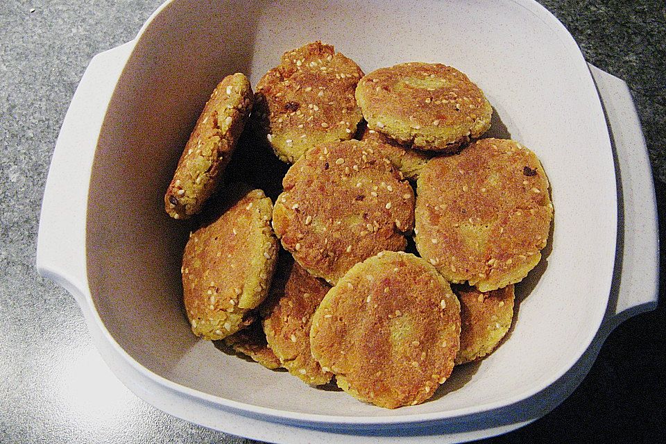 Kartoffel - Tofu Bällchen in Sesam