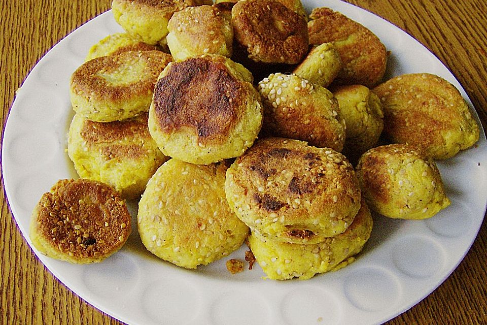 Kartoffel - Tofu Bällchen in Sesam