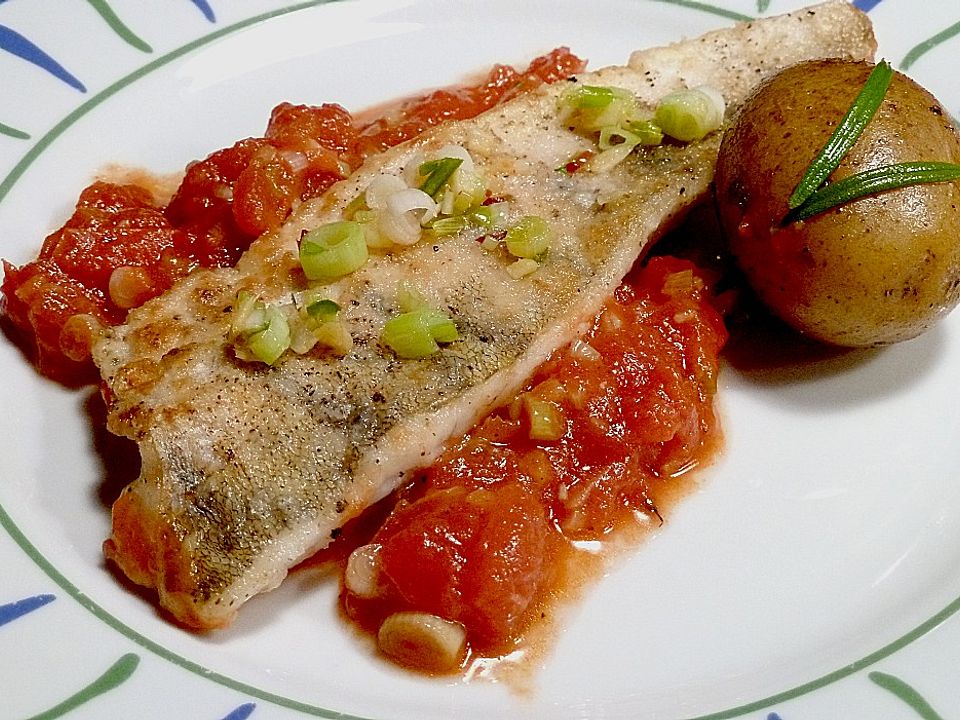 Fischfilet mit Chili - Tomaten - Sauce von feuervogel| Chefkoch