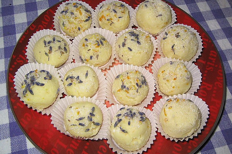 Orangentrüffel mit Lavendel Orangentrüffel mit Lavendel
