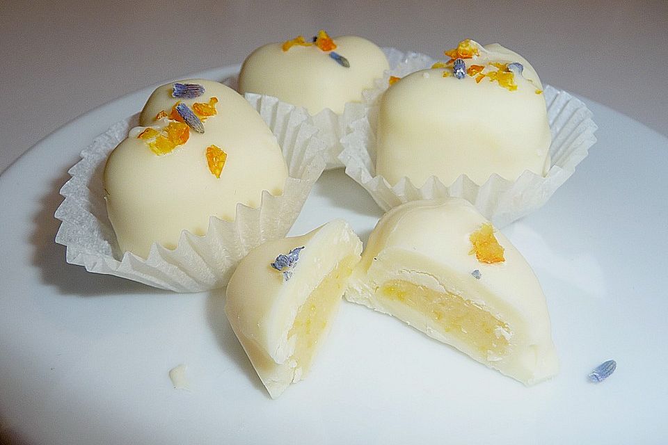 Orangentrüffel mit Lavendel