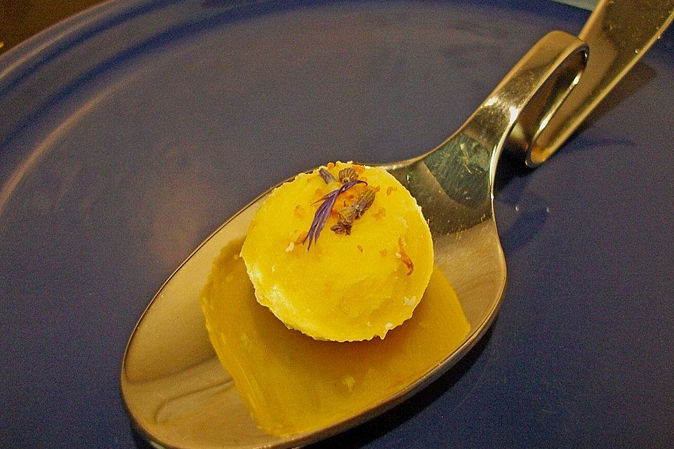 Orangentrüffel mit Lavendel Orangentrüffel mit Lavendel