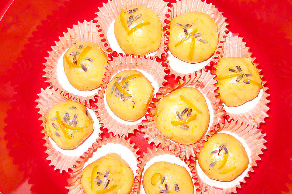 Orangentrüffel mit Lavendel Orangentrüffel mit Lavendel