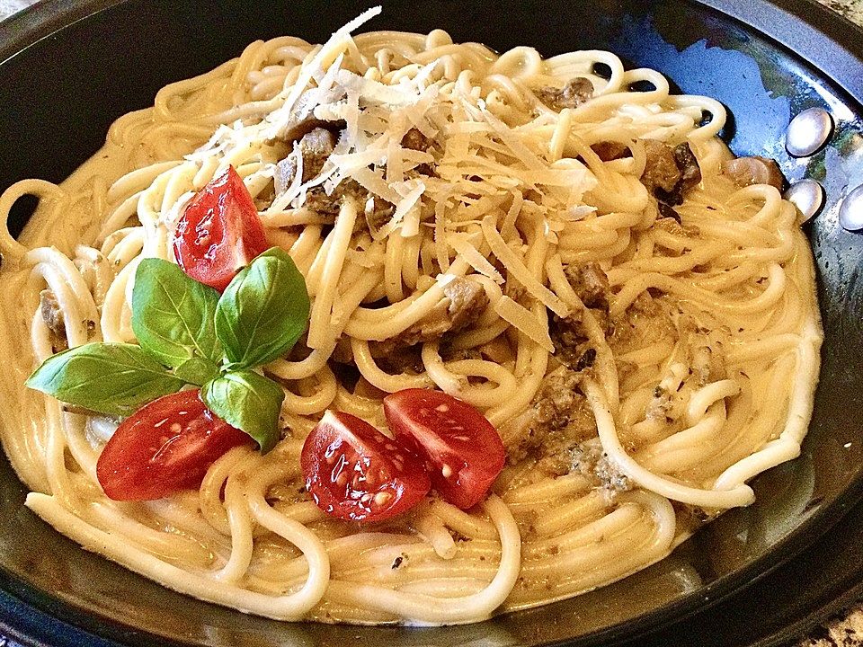 Spaghetti mit Champignon - Sahne - Sauce von simone2| Chefkoch